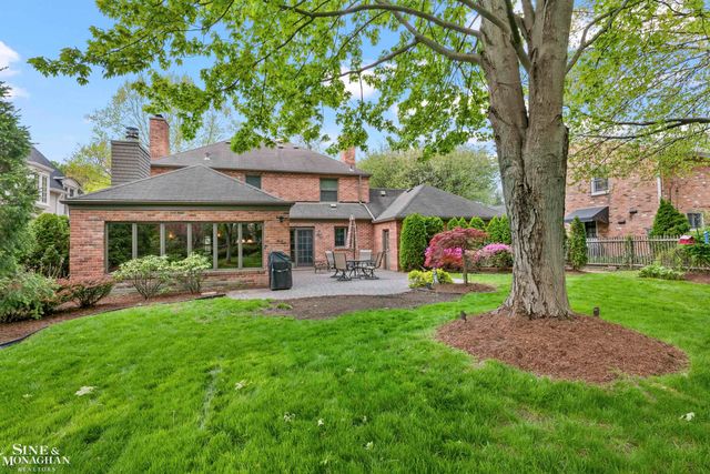 96 Moran Road, Grosse Pointe Farms, MI 48236