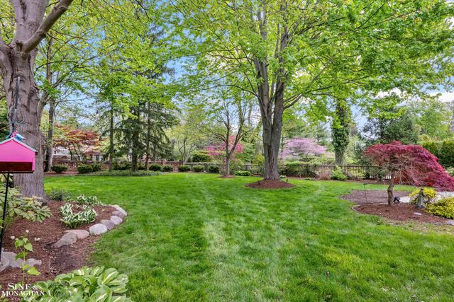 96 Moran Road, Grosse Pointe Farms, MI 48236