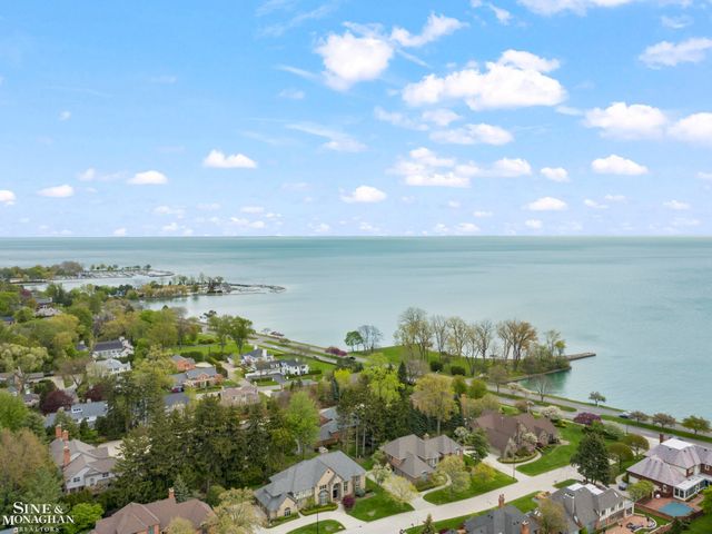 96 Moran Road, Grosse Pointe Farms, MI 48236