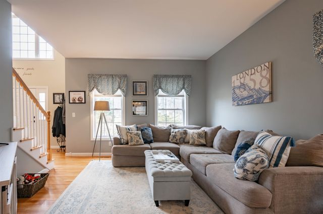 8 Corliss Road, Windham, NH 03087