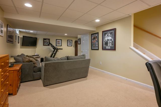 8 Corliss Road, Windham, NH 03087