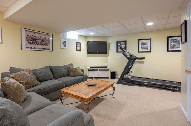 8 Corliss Road, Windham, NH 03087