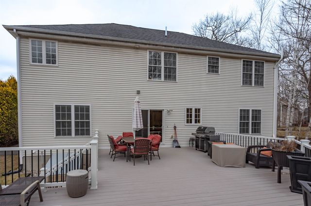 8 Corliss Road, Windham, NH 03087