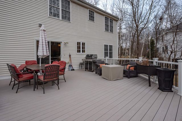 8 Corliss Road, Windham, NH 03087