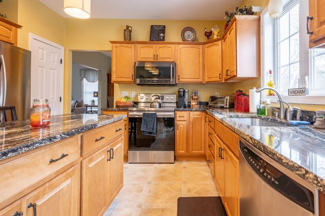 8 Corliss Road, Windham, NH 03087