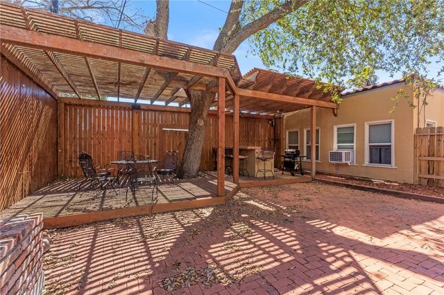 239 Indiana Ave, Corpus Christi, TX 78404