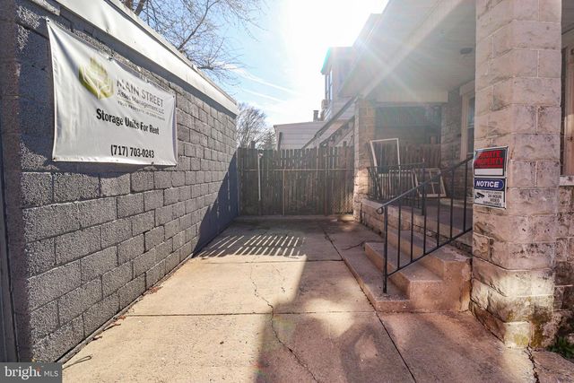 600 W COLLEGE AVE, York, PA 17401