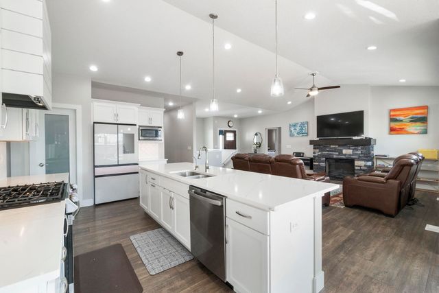 4923 Cohen Ct, Cedar Falls, IA 50613