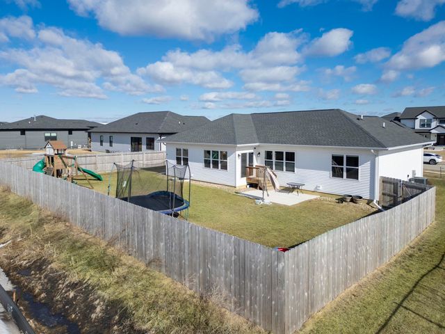 4923 Cohen Ct, Cedar Falls, IA 50613