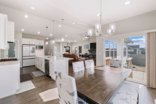 4923 Cohen Ct, Cedar Falls, IA 50613