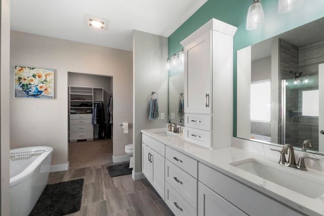 4923 Cohen Ct, Cedar Falls, IA 50613