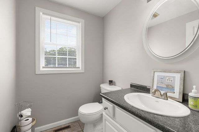 413 Huttleston Ave, Fairhaven, MA 02719