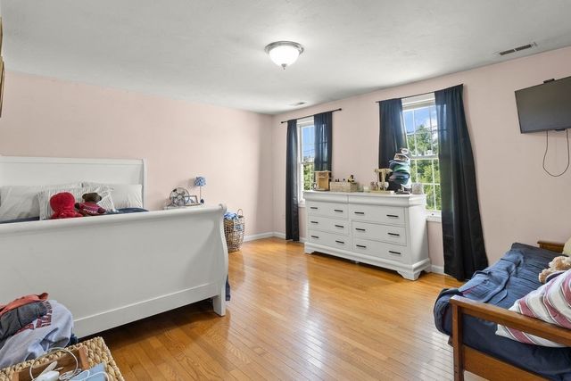 413 Huttleston Ave, Fairhaven, MA 02719