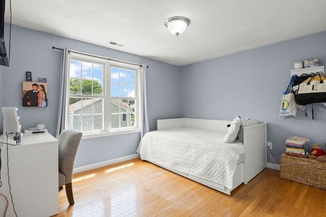 413 Huttleston Ave, Fairhaven, MA 02719