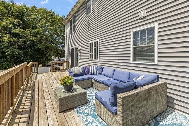413 Huttleston Ave, Fairhaven, MA 02719