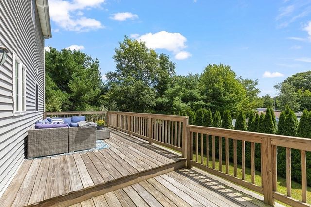 413 Huttleston Ave, Fairhaven, MA 02719