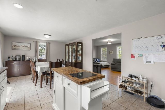 413 Huttleston Ave, Fairhaven, MA 02719