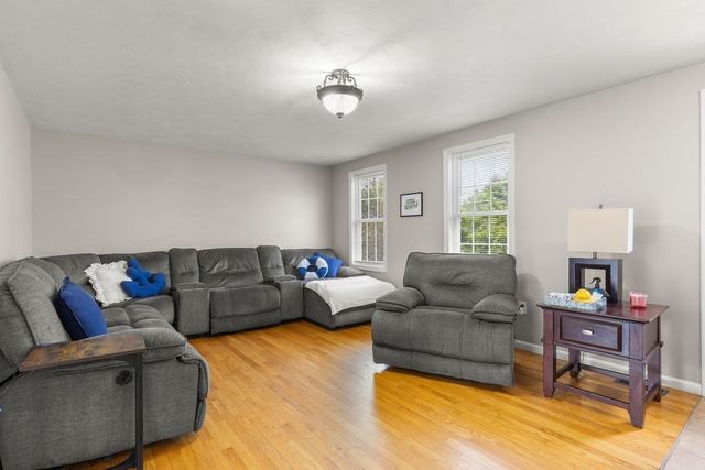 413 Huttleston Ave, Fairhaven, MA 02719