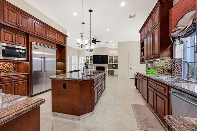 3 Waterford Pointe Circle, Sugar Land, TX 77479