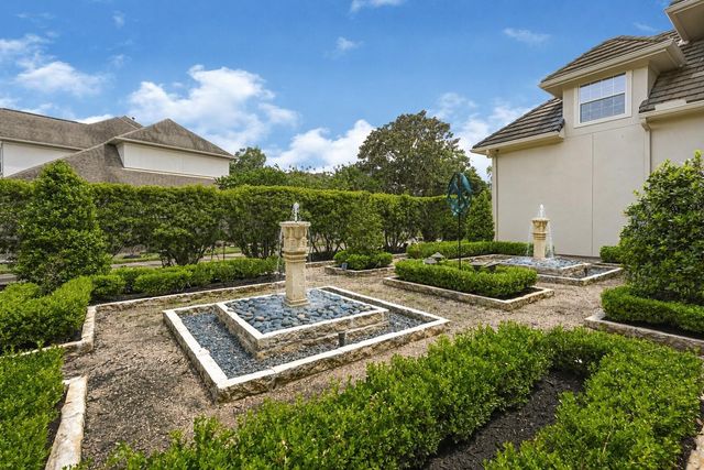 3 Waterford Pointe Circle, Sugar Land, TX 77479