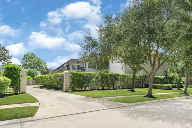 3 Waterford Pointe Circle, Sugar Land, TX 77479
