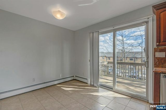 69-1 Myrtle Avenue, Edgewater, NJ 07020