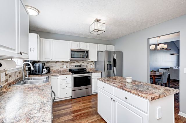 13959 Wakefield Place, Fishers, IN 46038