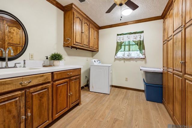 6615 Oak Cluster Dr, Greenwell Springs, LA 70739