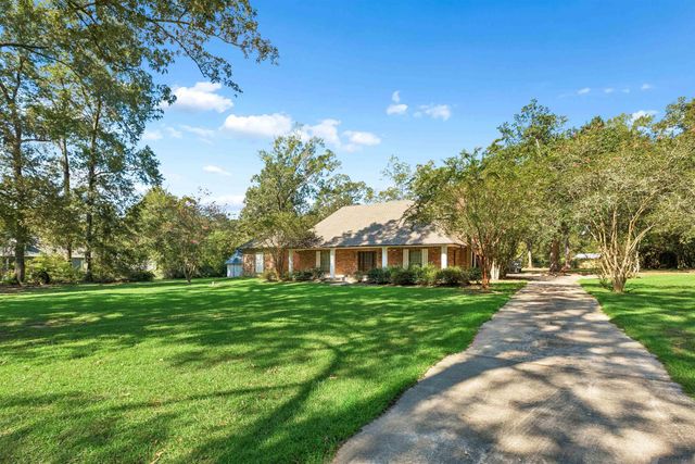 6615 Oak Cluster Dr, Greenwell Springs, LA 70739