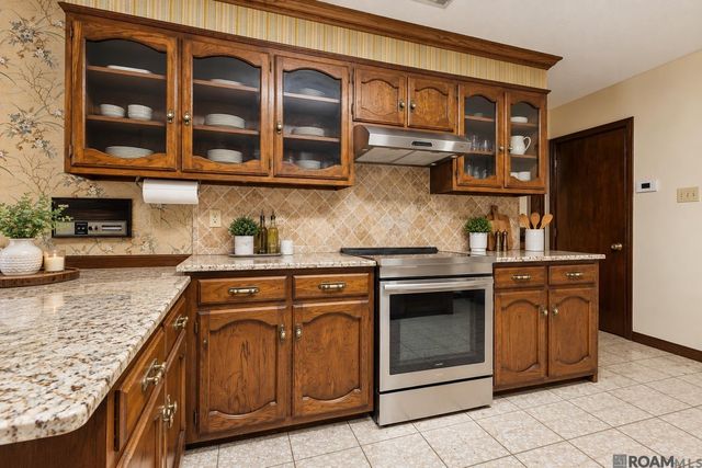 6615 Oak Cluster Dr, Greenwell Springs, LA 70739