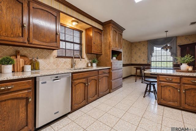 6615 Oak Cluster Dr, Greenwell Springs, LA 70739