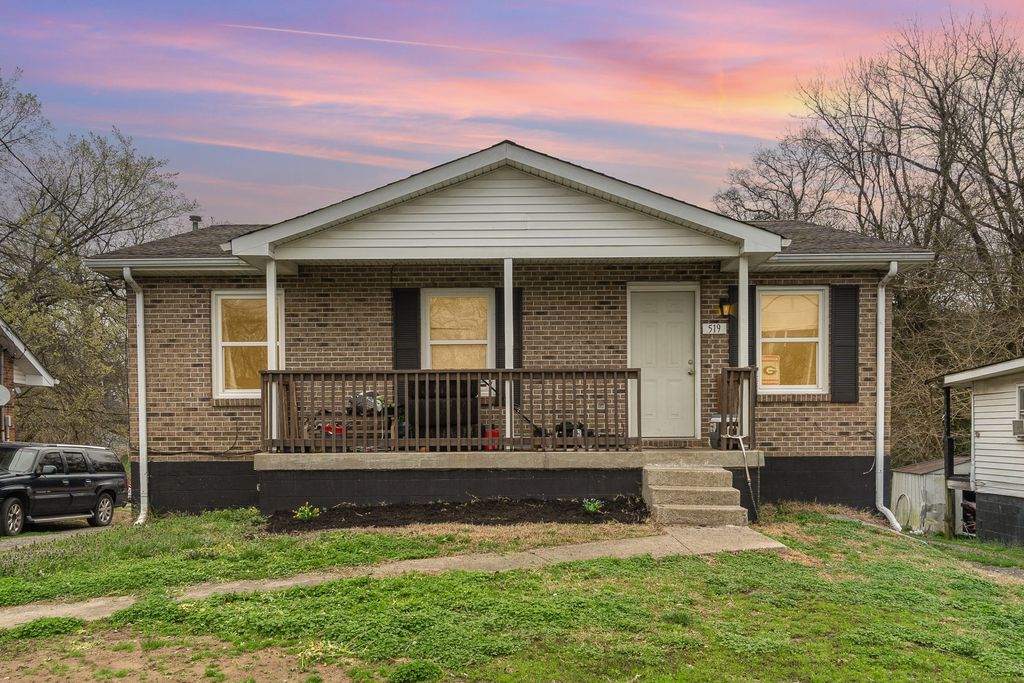 519 9th St, Clarksville, TN 37040