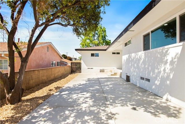 1258 W 121st, Los Angeles, CA 90044