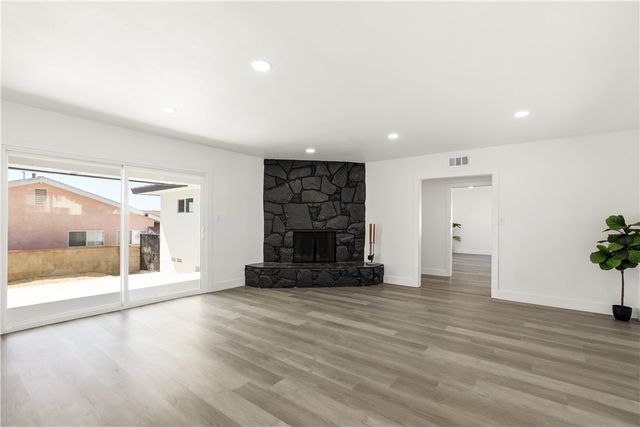 1258 W 121st, Los Angeles, CA 90044