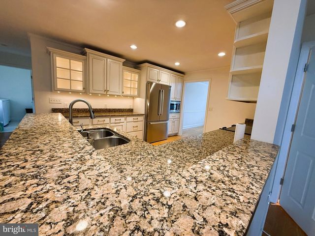 248 IVY HILL DR, State College, PA 16801