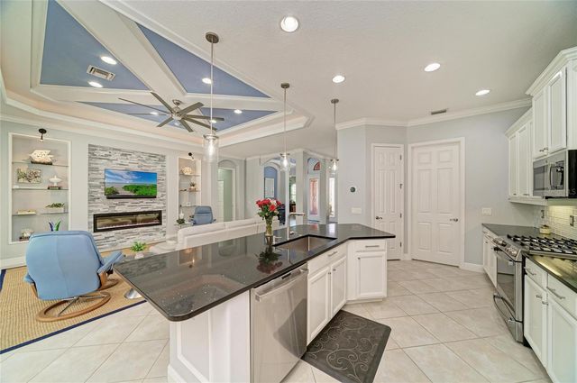 545 MAST DRIVE, Bradenton, FL 34208