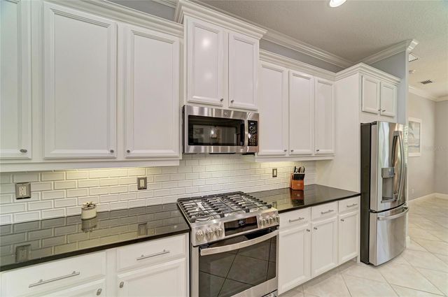 545 MAST DRIVE, Bradenton, FL 34208