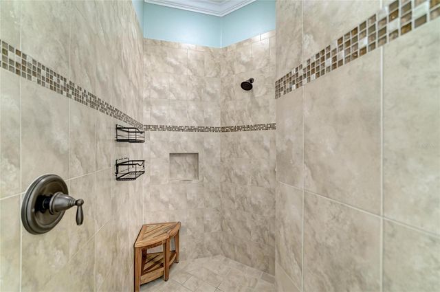 545 MAST DRIVE, Bradenton, FL 34208