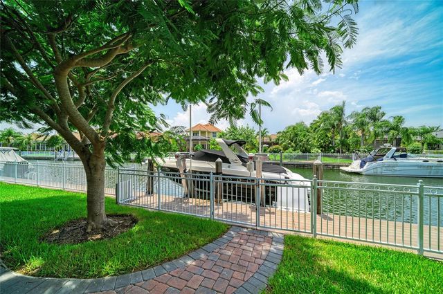 545 MAST DRIVE, Bradenton, FL 34208