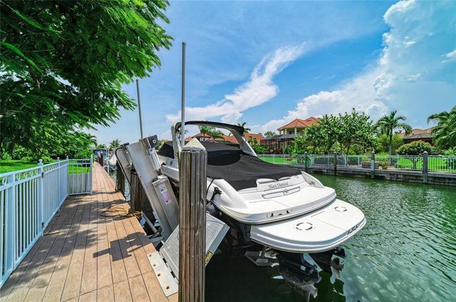 545 MAST DRIVE, Bradenton, FL 34208