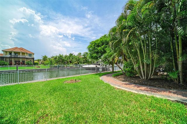 545 MAST DRIVE, Bradenton, FL 34208