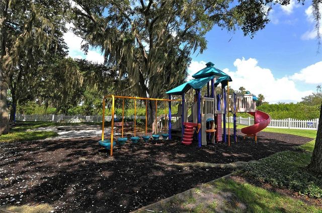 545 MAST DRIVE, Bradenton, FL 34208