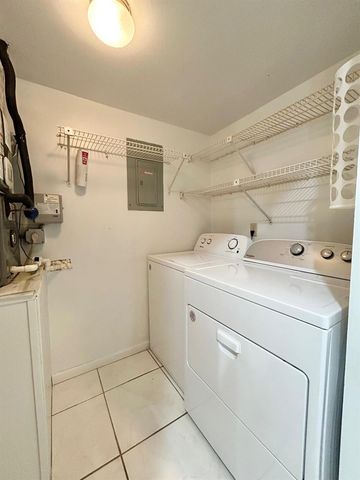 433 Pine Glen Lane C2, Greenacres, FL 33463