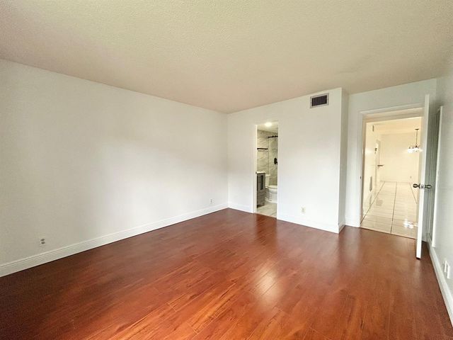 433 Pine Glen Lane C2, Greenacres, FL 33463