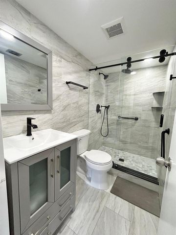 433 Pine Glen Lane C2, Greenacres, FL 33463
