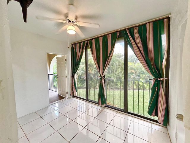 433 Pine Glen Lane C2, Greenacres, FL 33463