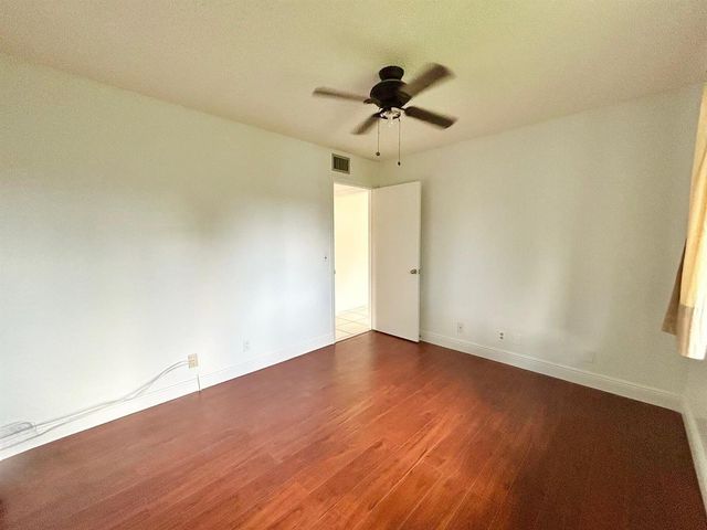 433 Pine Glen Lane C2, Greenacres, FL 33463
