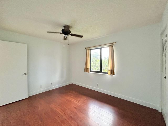 433 Pine Glen Lane C2, Greenacres, FL 33463