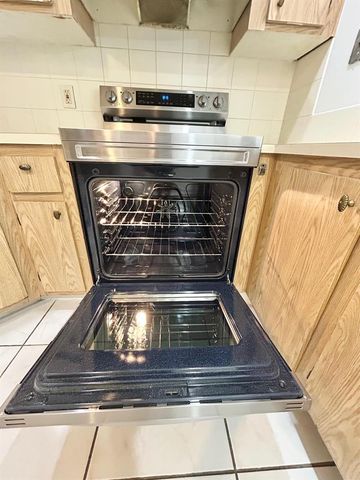 433 Pine Glen Lane C2, Greenacres, FL 33463