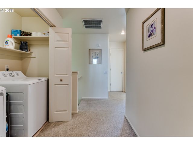 5304 Wales Dr, Eugene, OR 97402